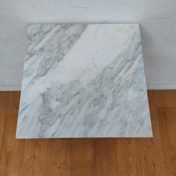 Image 1 of Table de chevet ancienne vintage avec plateau en marbre