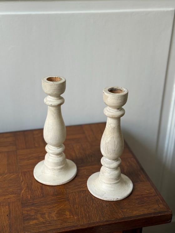 Image 1 of Bougeoirs en bois blanc 