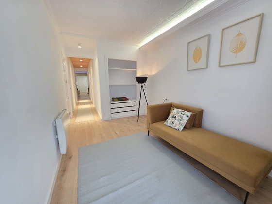 Image 1 of Divan en velours moutarde