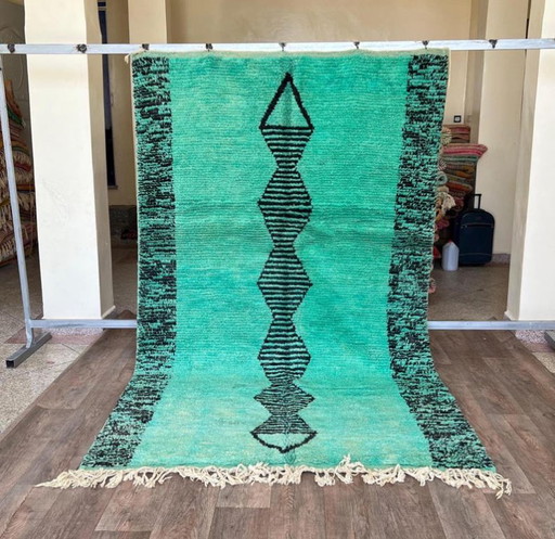 Handgefertigter, dekorierter Teppich, 250 cm x 150 cm