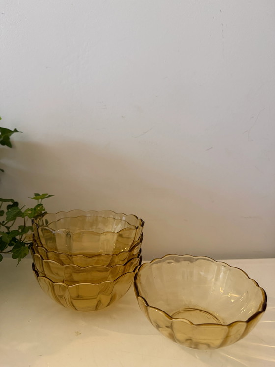 Set di 5 Piatti Vintage in Vetro Pressato – Ciotole, Glass (photo 4 of 5)