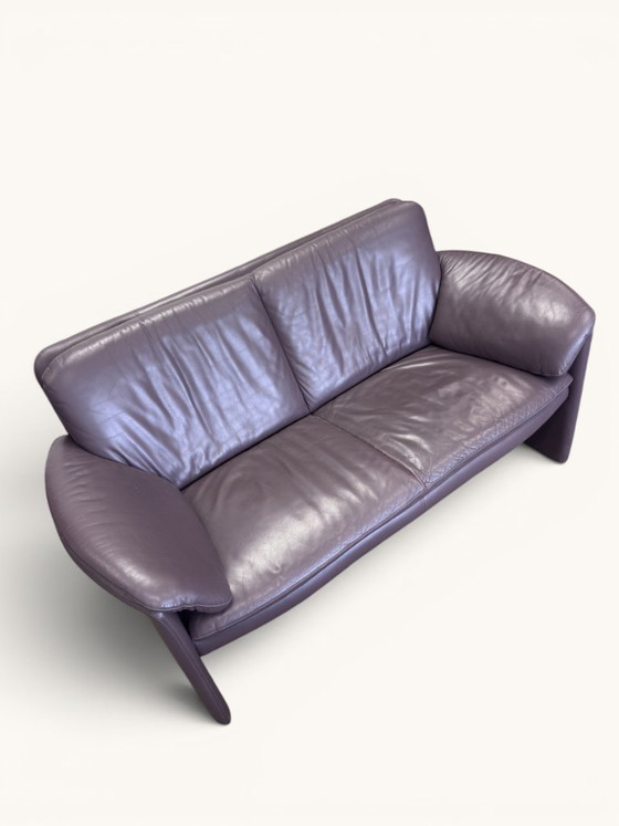 Leolux Bora Bora 2-Seater Sofa in Purple Brown Leather (photo 7 of 8)