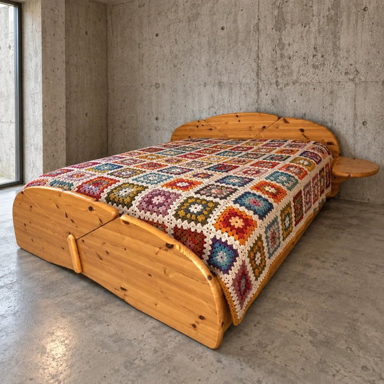 Doppelbett aus massivem Kiefernholz / 1980er Jahre – Matratzen und Lattenroste (photo 5 of 6)
