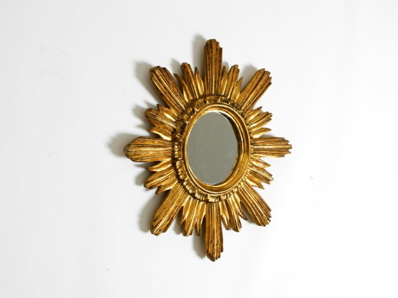 Image 1 of Bellissimo specchio da parete italiano del metà del secolo scorso in legno e resina, placcato oro