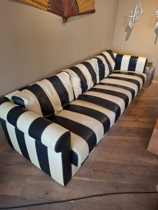 Beautiful leather 3-seater sofa