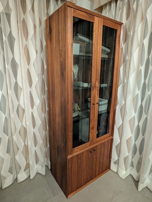 Vetrina in legno di Hofstede Raanhuis