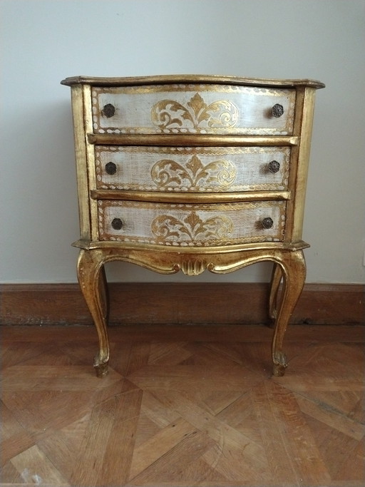Cabinet florentin italien vintage à trois tiroirs en bois doré