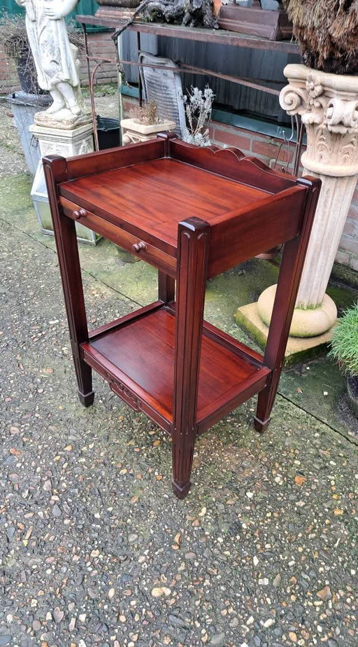 Classic english side table, hall table, telephone table dim. 45x35 and 72cm high.
