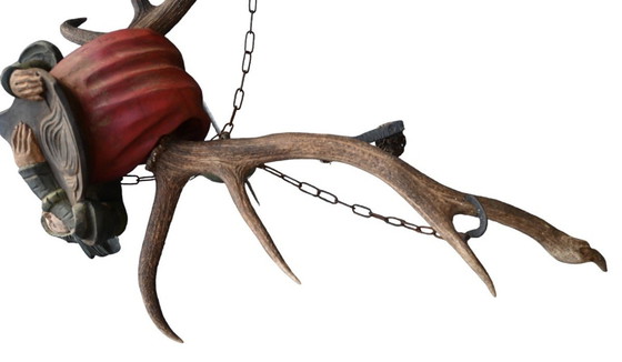 Image 1 of Candelabros de madera que representan a una dama noble medieval