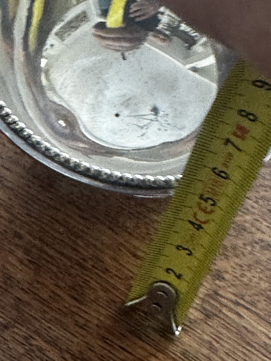 Image 1 of Dreibeinbecher aus silbernem Metall mit Perlenumrandung im Jean-Desprez-Stil