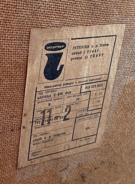 Image 1 of Armoire U-450 en placage de chêne, variante jaune et blanche, Jiří Jiroutek pour Interiér Praha, années 1960