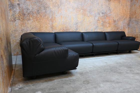 Refurbished Unique black leather Cassina Fiandra Modular sofa – Modern (photo 3 of 10)