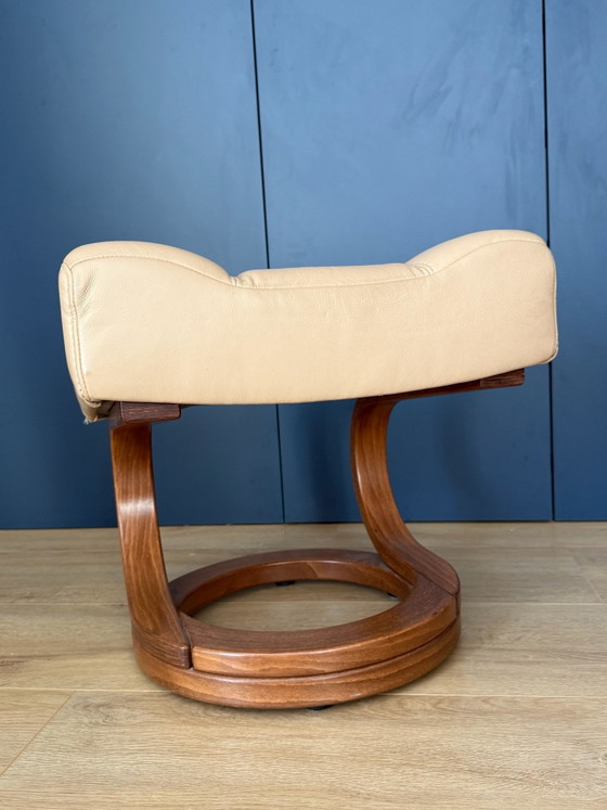Magnifique pouf Himolla comme neuf – Poufs & repose-pieds, Cuir, Bois (photo 4 of 6)