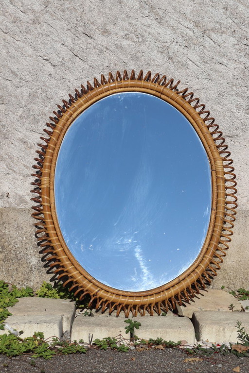 Miroir ovale en rotin, cadre en spirale