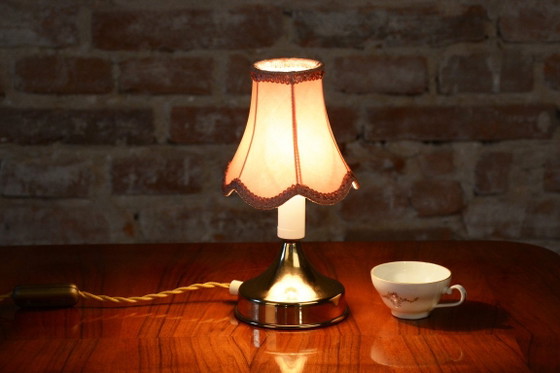 Lampada da tavolo Mid-Century restaurata, Ottone, Paralume in tessuto, Ricablata, Ceca, anni '60 – Preciosa (photo 9 of 9)
