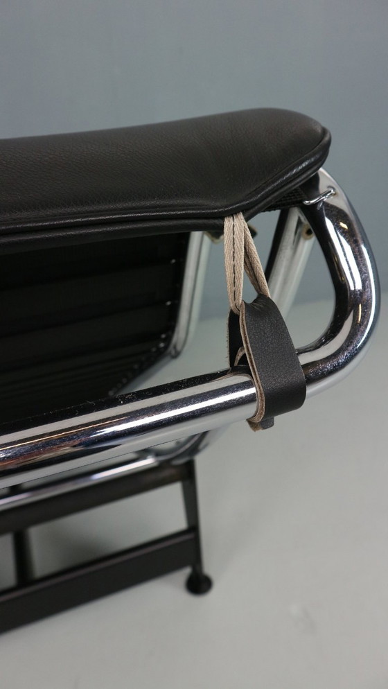 Image 1 of Black leather LC4 chaise longue by Le Corbusier for Cassina, 1980s