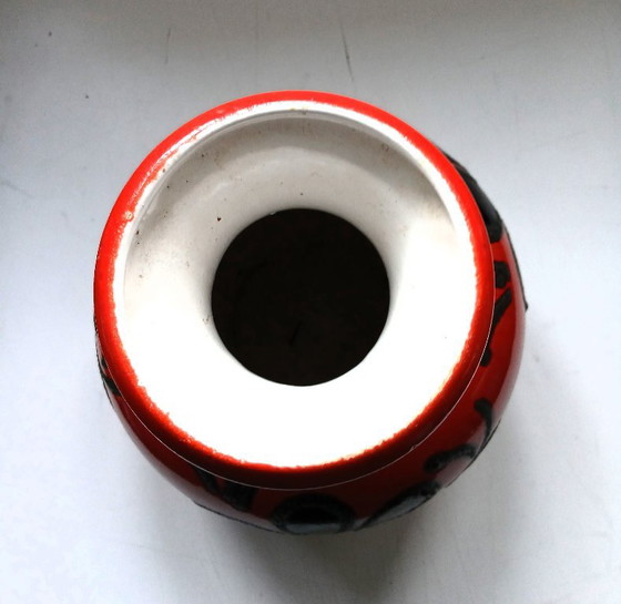 BAY West German Pottery vase model 6625, orange-red with black fat lava decor 1960, Bay Keramik, Ceramic (photo 3 of 6)