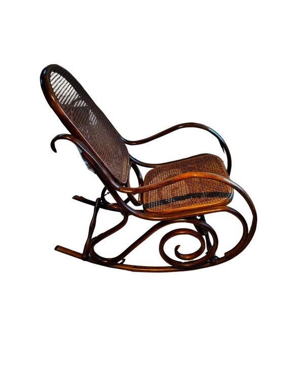 Image 1 of Sedia a dondolo in legno vintage | stile Thonet