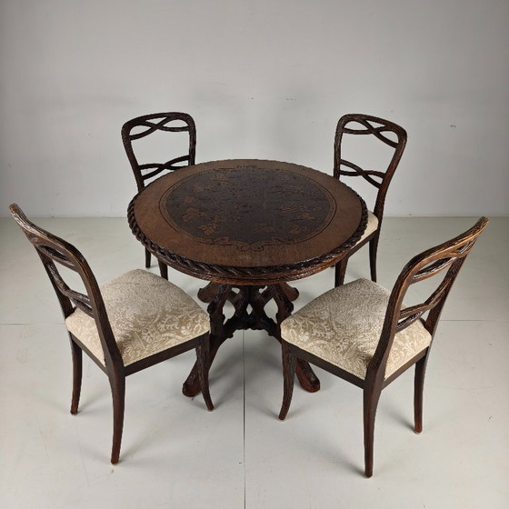 Juego de cuatro sillas de comedor Black Forest de Horrix – Wood (photo 5 of 7)