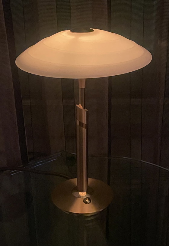 Image 1 of B+M Leuchten  Tafellamp  mat/gepolijst messing mat wit gevlamd glas  Jaren 90