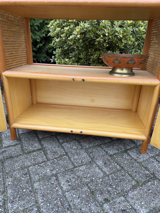 Image 1 of Houten rotan kast vintage boogdesign