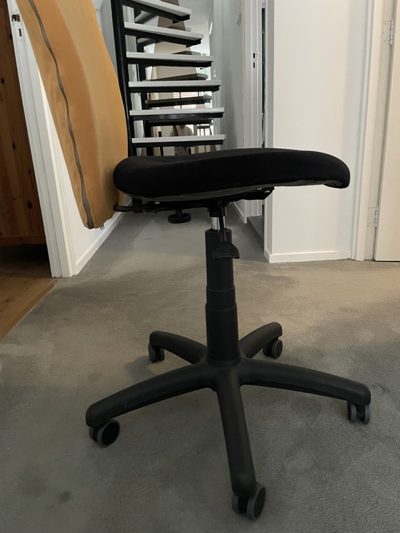 Office Chair I – Plastic, Textile (photo 5 of 5)
