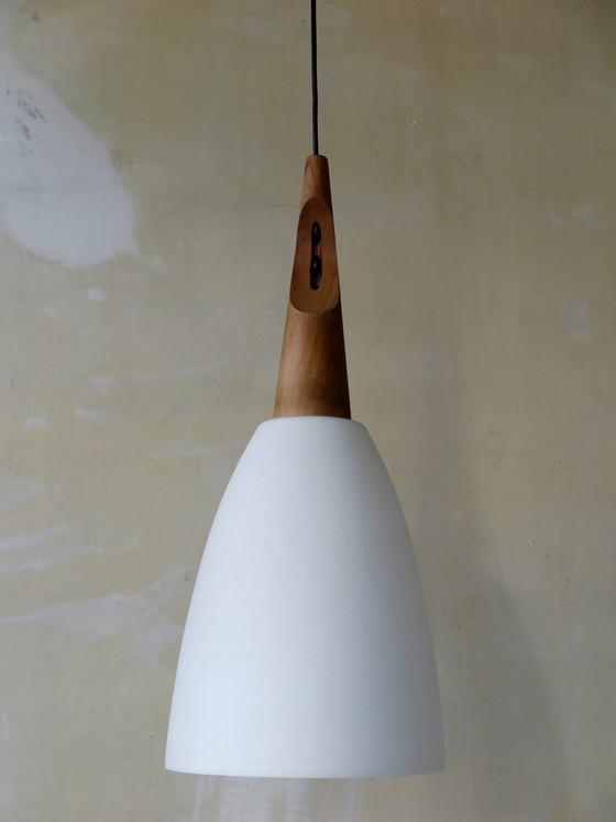Mid-Century Glaslampe, Italien – Pendelleuchten, Holz, Mid Century Modern (photo 2 of 6)