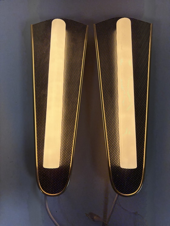 Seltenes Set aus 2 ERCO Linestra Theater-/Kino-Wandleuchten – Gold & perforiertes Metall – Aluminium (photo 9 of 9)