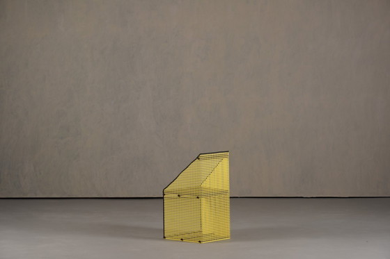 Image 1 of Chaise Memphis vintage en métal jaune, par Peter Preller, Allemagne, années 1980