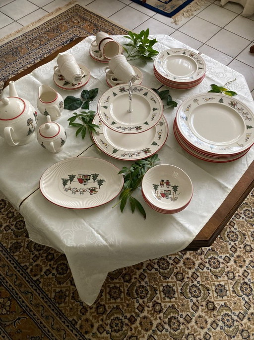 Wedgwood Windsor Christmas crockery set with Christmas motif II
