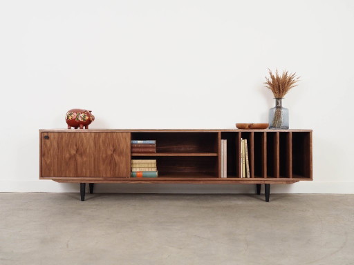 Notenhouten dressoir, Scandinavisch design