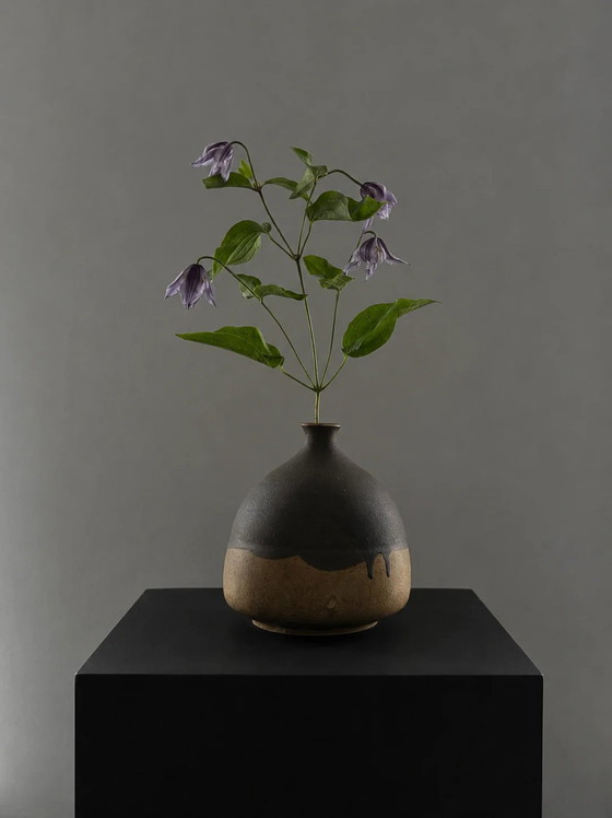 Beautiful vintage handmade ceramic vase – Mid Century Modern (photo 3 of 6)