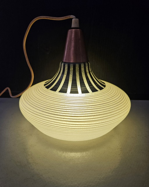 Skandinavische Glaspendelleuchte, Mid-Century Modern der 1960er Jahre
