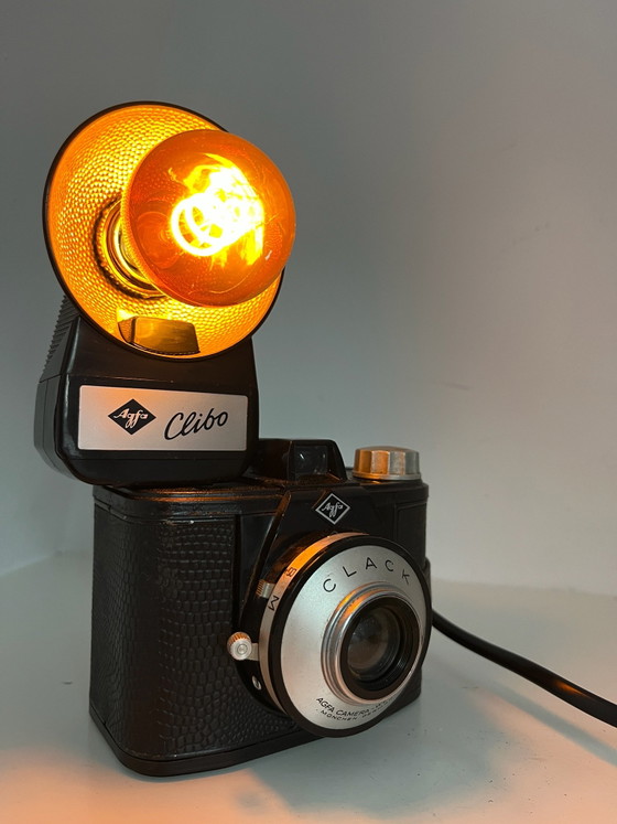 Lampada Agfa unica da macchina fotografica – Lampade da tavolo, Vetro, Metallo (photo 3 of 10)