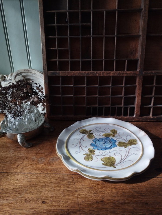 Image 1 of Antieke decoratieve aardewerken schaal