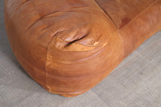 Image 1 of Canapé Croissant en cuir cognac par Raphael Raffel pour Honore Paris, 1970