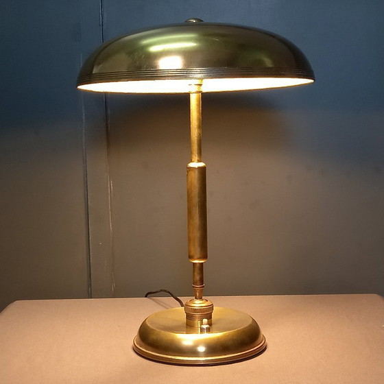 Image 1 of Lampe de table au design iconique signée Giovanni Michelucci