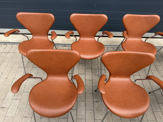 Image 1 of 10 sedie Butterfly serie 7 con braccioli, di Arne Jacobsen, NUOVE!!