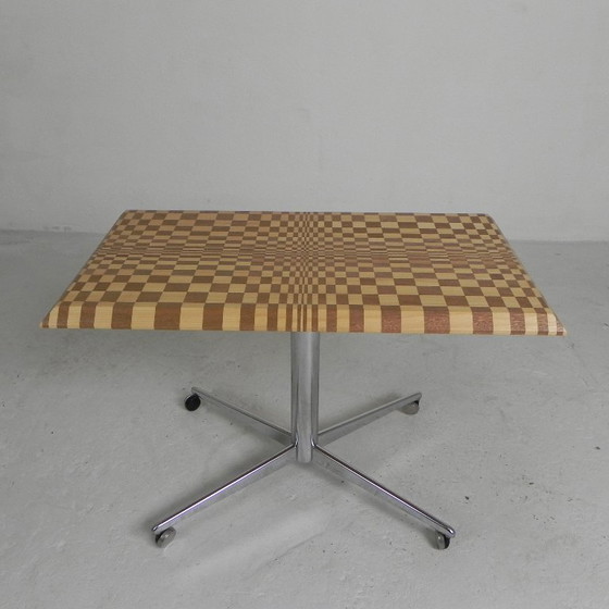 Image 1 of Salontafel opgebouwd uit honderden blokjes hout in een psychedelisch patroon, jaren 90