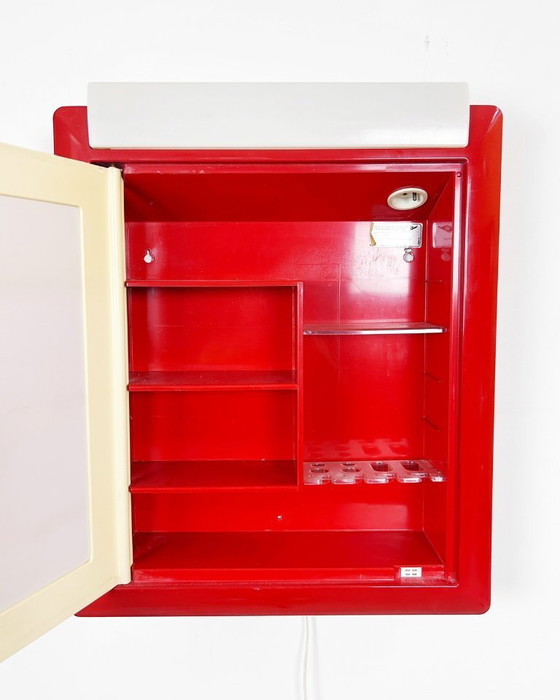 Image 1 of Miroir Allibert rouge avec lumière et rangements