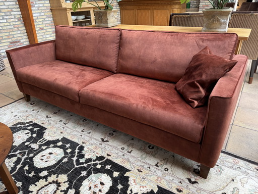 Four-seater sofa with copper-colored velour