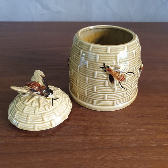 Image 1 of Jarre en forme d'abeille du milieu du siècle dernier, années 1960