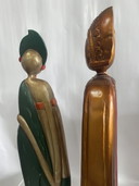 Conjunto de 2 figuras decorativas em madeira