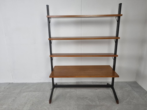 Olof Pira voor String AB Halverwege de eeuw boekenplank, jaren 60
