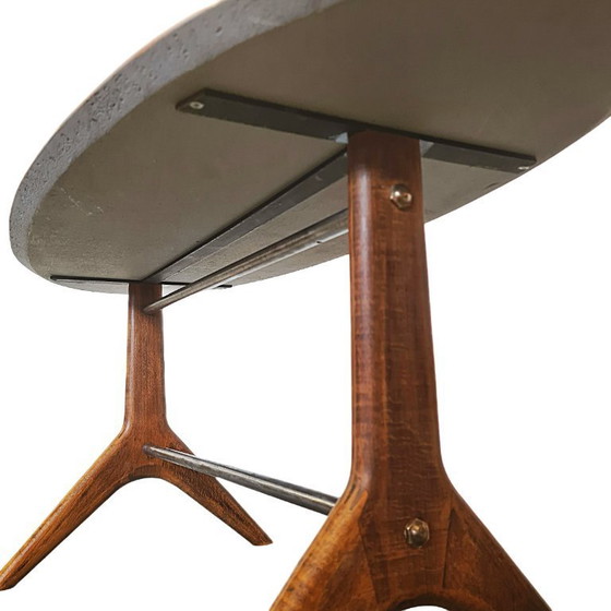 Image 1 of Tavolino ovale di design vintage, anni '60