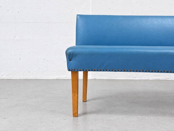 Vintage Bankje van blauw kunstleer, jaren 60 – Leather (photo 4 of 12)