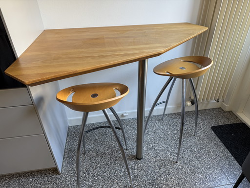 Sgabelli da bar Lyra con tavolo personalizzato