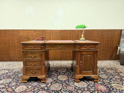 Bureau anglais classique Partnerdesk en cuir rouge