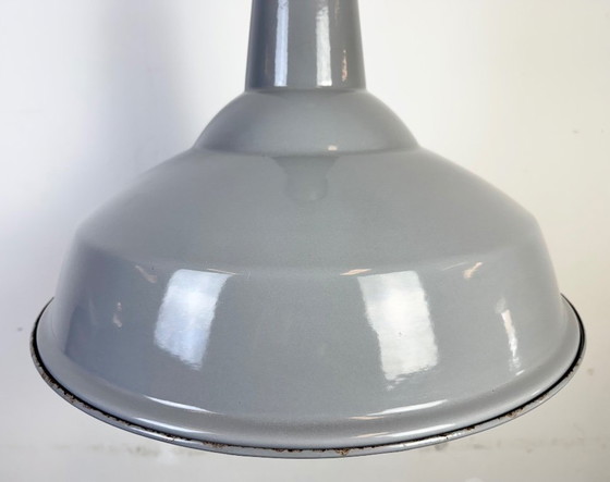 Image 1 of Grande suspension industrielle en émail gris britannique de la marque Benjamin, années 1960