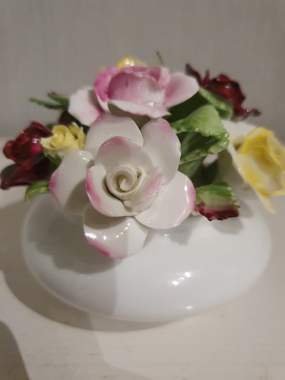Image 1 of Vintage Royal Doulton Blumenarrangement – ​​Bone China – 11 x 9 cm